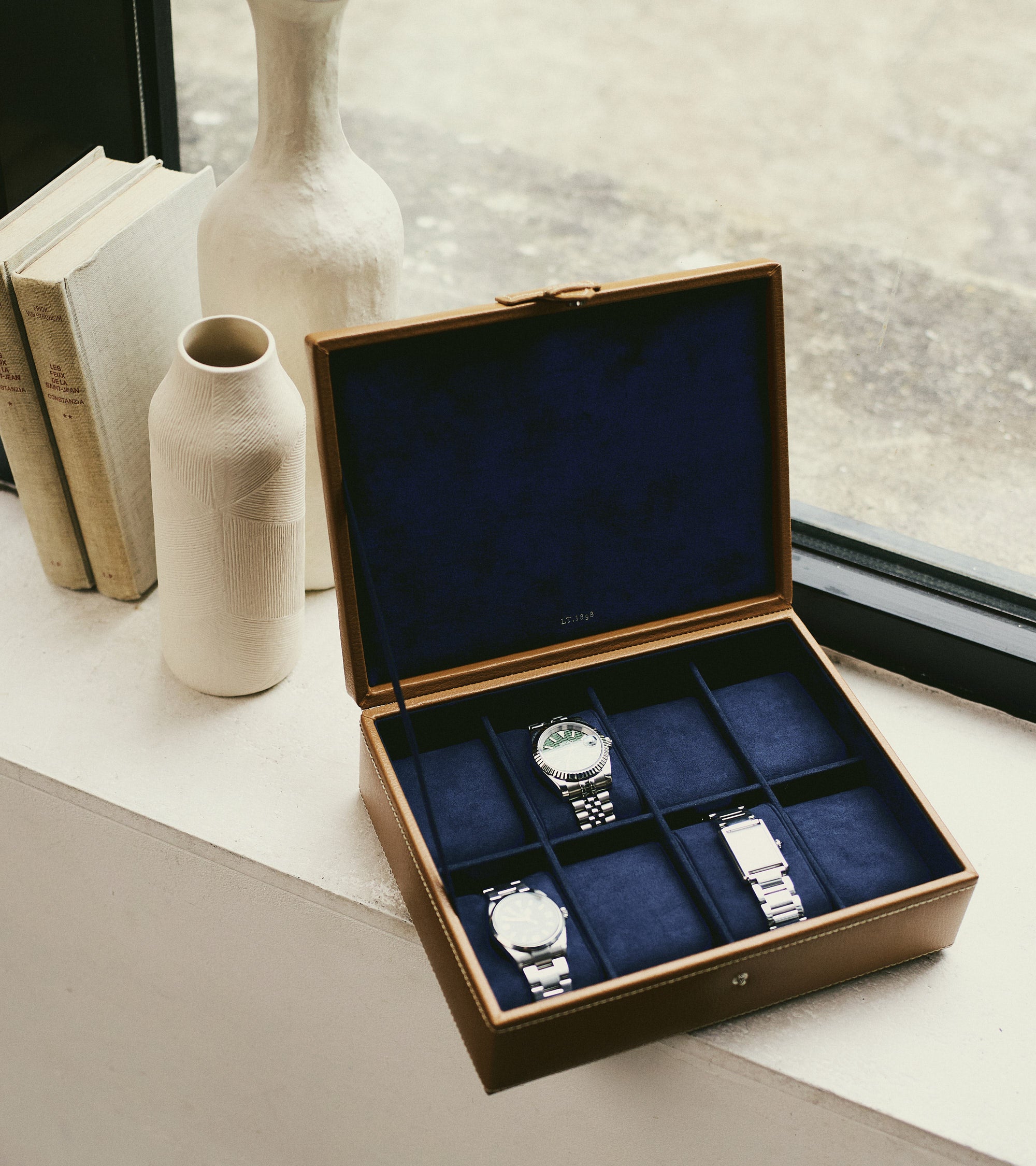 Coffret 8 montres en cuir